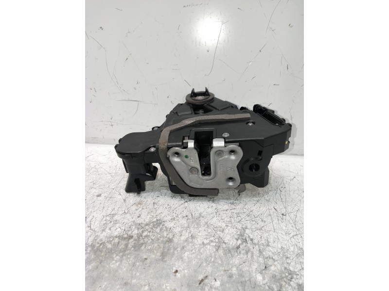 Recambio de motor cierre centralizado delantero izquierdo para renault captur ii 1.0 referencia OEM IAM 805034935R  5P