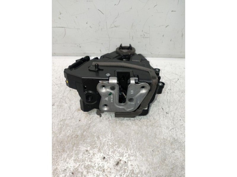 Recambio de motor cierre centralizado trasero derecho para renault captur ii 1.0 referencia OEM IAM 825021122R  5P
