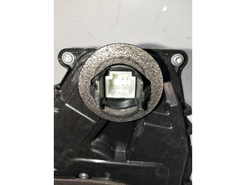 Recambio de motor cierre centralizado trasero derecho para renault captur ii 1.0 referencia OEM IAM 825021122R  5P