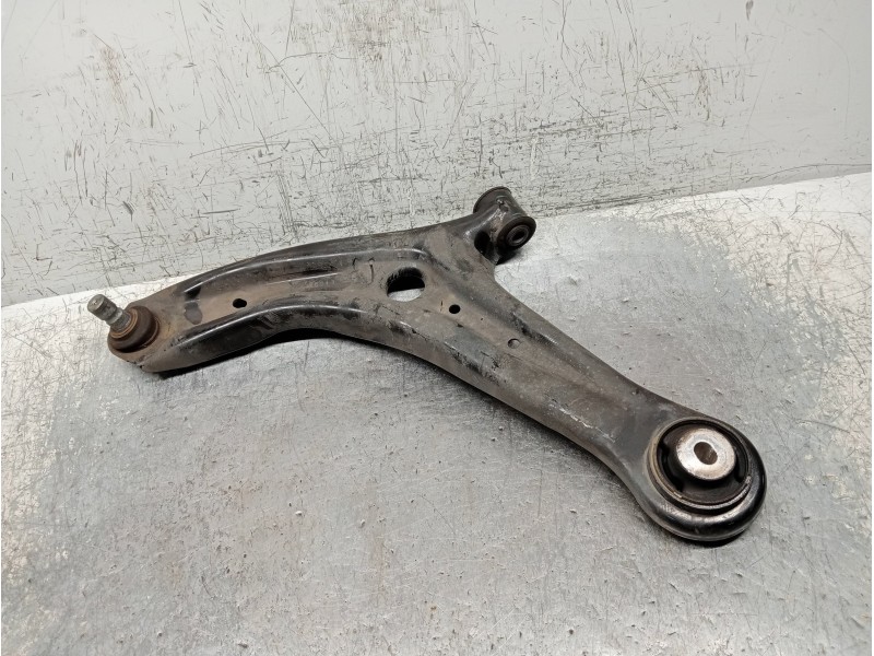 Recambio de brazo suspension inferior delantero izquierdo para ford ka+ ultimate referencia OEM IAM E4B13051A2D  