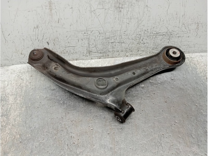Recambio de brazo suspension inferior delantero izquierdo para ford ka+ ultimate referencia OEM IAM E4B13051A2D  
