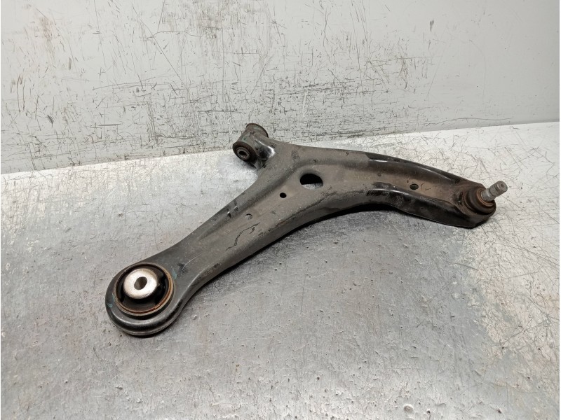 Recambio de brazo suspension inferior delantero derecho para ford ka+ ultimate referencia OEM IAM E4B13042A2D  