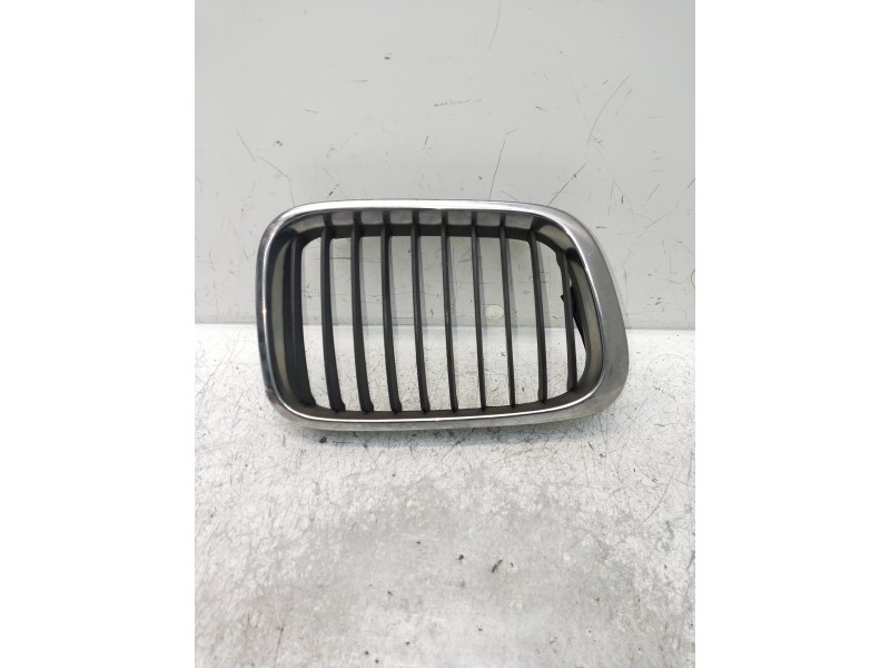 Recambio de rejilla delantera para bmw serie 3 berlina (e46) 316i referencia OEM IAM   DERECHA
