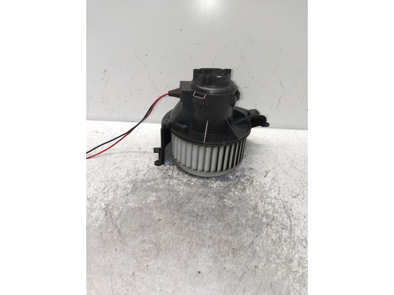 Recambio de motor calefaccion para opel astra h caravan cosmo referencia OEM IAM 881060995  