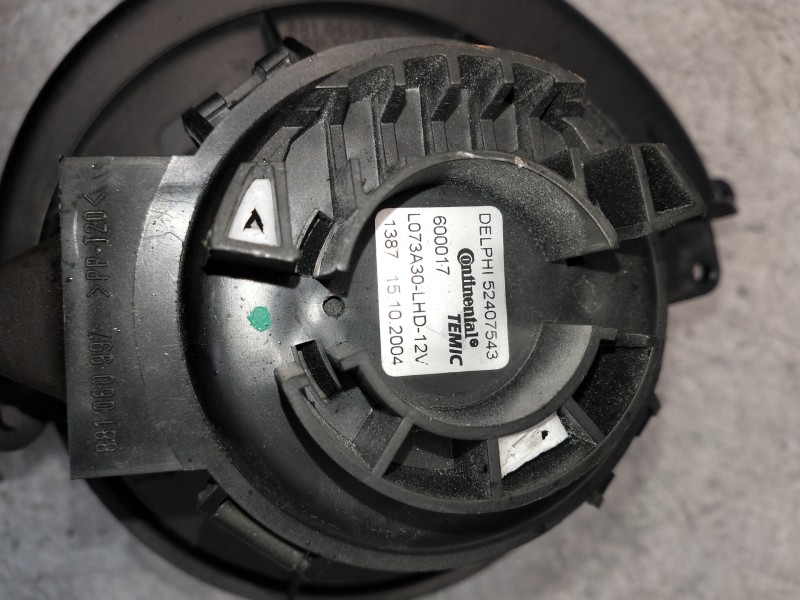 Recambio de motor calefaccion para opel astra h caravan cosmo referencia OEM IAM 881060995  