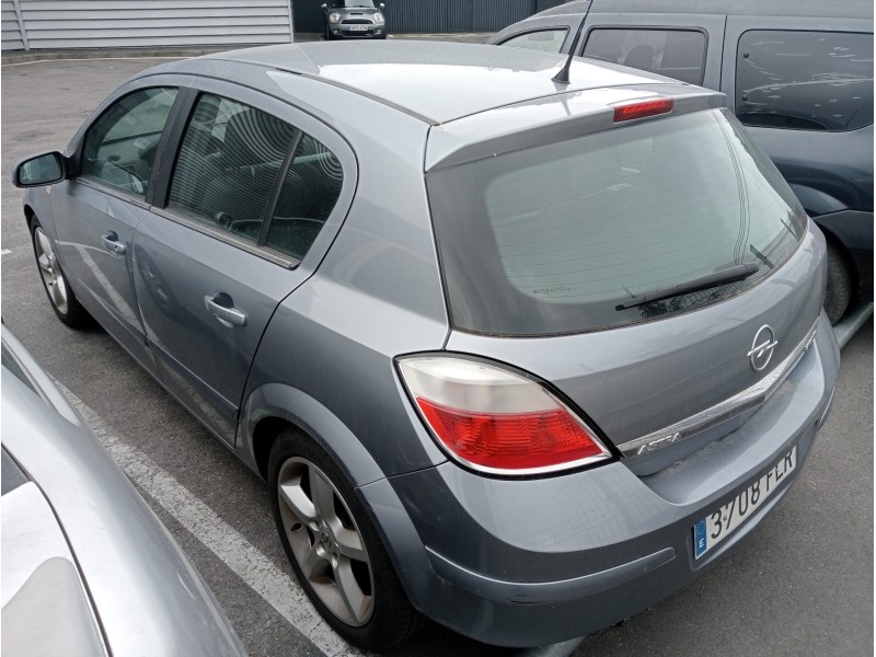 opel astra h berlina del año 2007