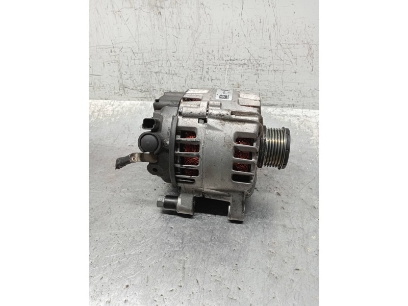 Recambio de alternador para peugeot 5008 premium referencia OEM IAM C635013R  