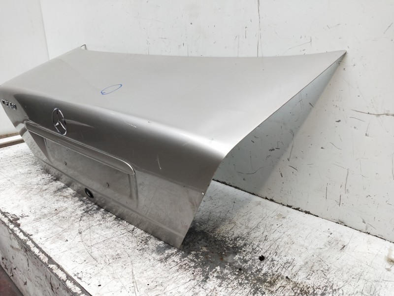 Recambio de tapa maletero para mercedes clase c (w202) berlina 240 (202.026) referencia OEM IAM   