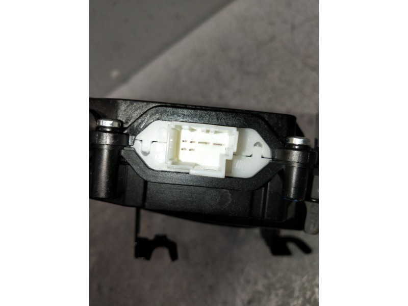 Recambio de motor cierre centralizado porton para bmw serie 3 gran turismo (f34) 318d referencia OEM IAM 726951608  5P