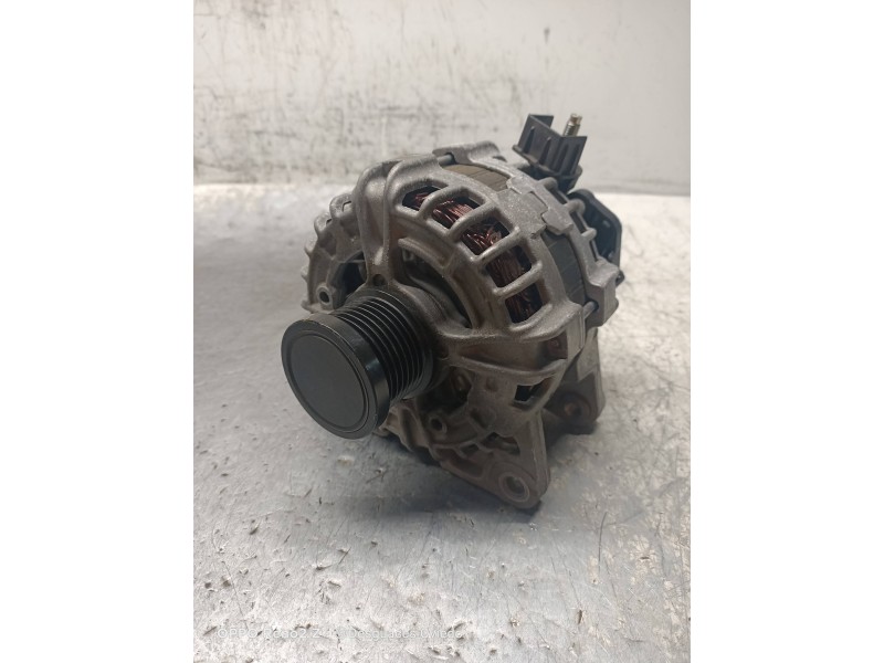 Recambio de alternador para renault captur ii 1.0 referencia OEM IAM 231002175RA  