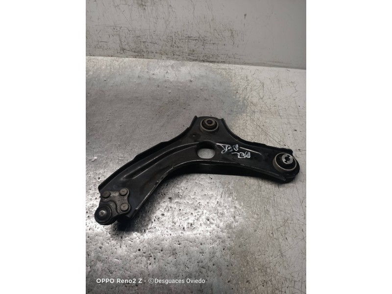 Recambio de brazo suspension inferior delantero derecho para renault captur ii 1.0 referencia OEM IAM 045814R  