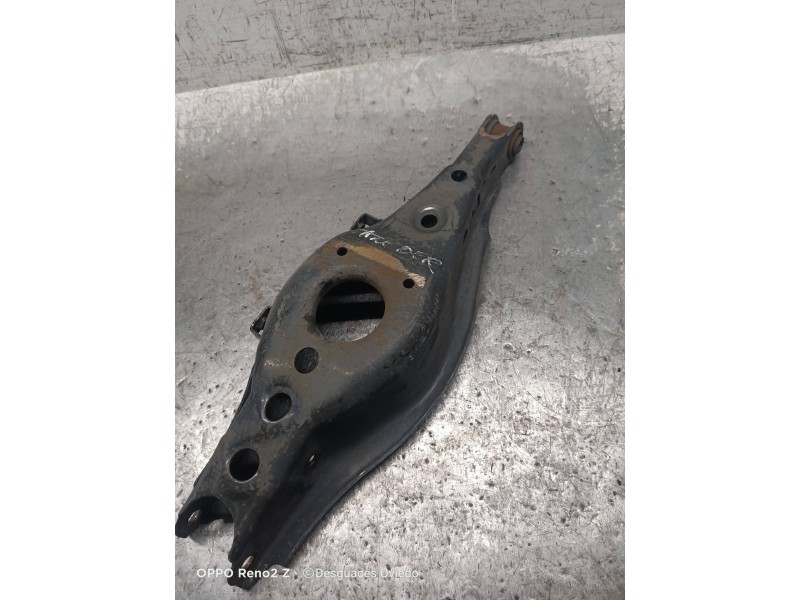 Recambio de brazo suspension inferior trasero derecho para toyota avensis advance referencia OEM IAM   