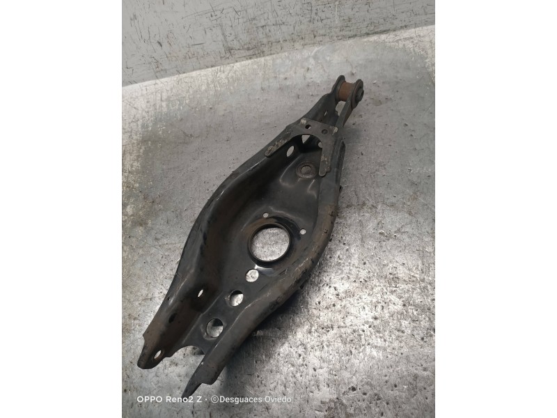 Recambio de brazo suspension inferior trasero derecho para toyota avensis advance referencia OEM IAM   