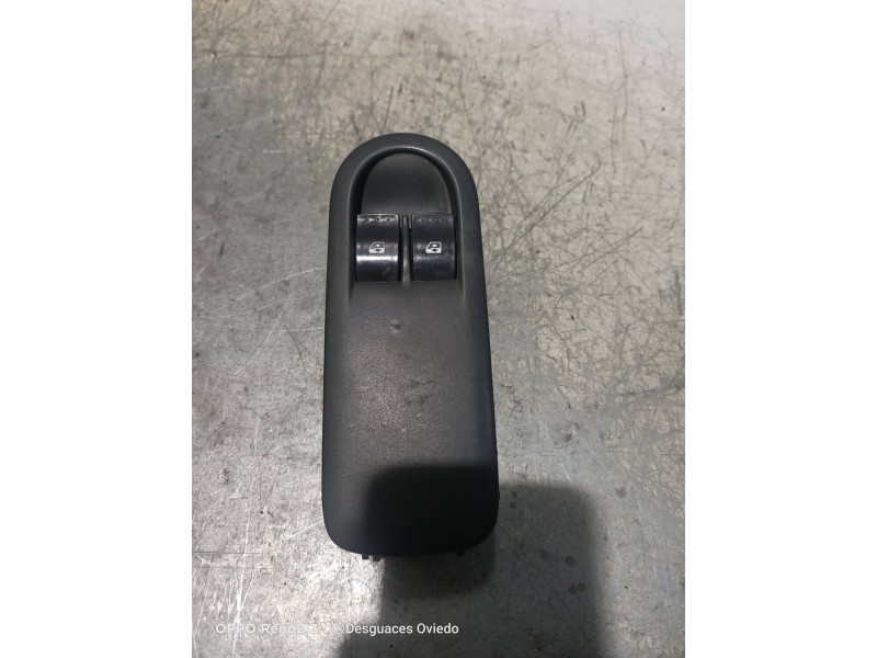 Recambio de mando elevalunas delantero izquierdo para renault megane ii berlina 3p authentique referencia OEM IAM   