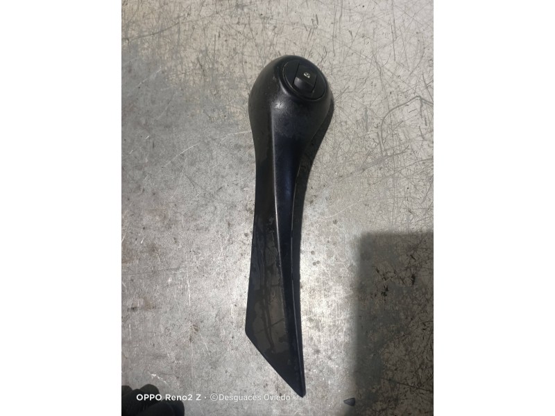 Recambio de mando elevalunas delantero izquierdo para renault megane ii berlina 3p authentique referencia OEM IAM   