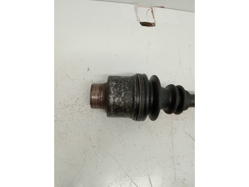 Recambio de transmision delantera izquierda para mercedes mb 100 d caja cerrada / combi 2.4 diesel referencia OEM IAM   