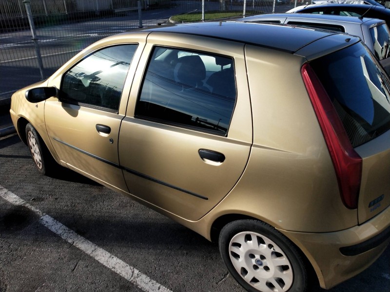fiat punto berlina (188) del año 2001