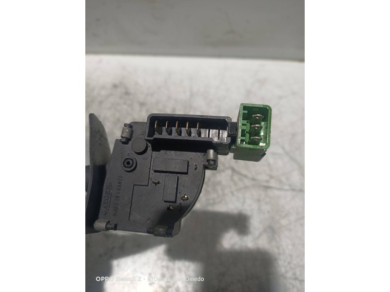 Recambio de mando limpia para peugeot 205 berlina 1.8 diesel cat referencia OEM IAM    Recambio de mando limpia para peugeot 205 berlina 1.8 diesel cat referencia OEM IAM