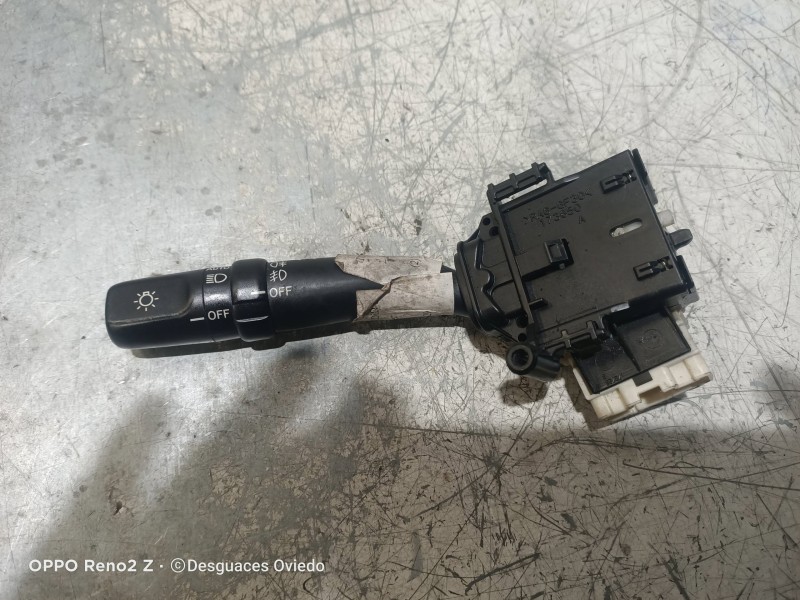 Recambio de mando luces para toyota avensis berlina (t25) 2.2 d-4d cat referencia OEM IAM 173650  