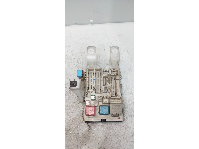 Recambio de caja reles / fusibles para toyota prius (nhw20) basis referencia OEM IAM 8273047290 8D190427 803110416 