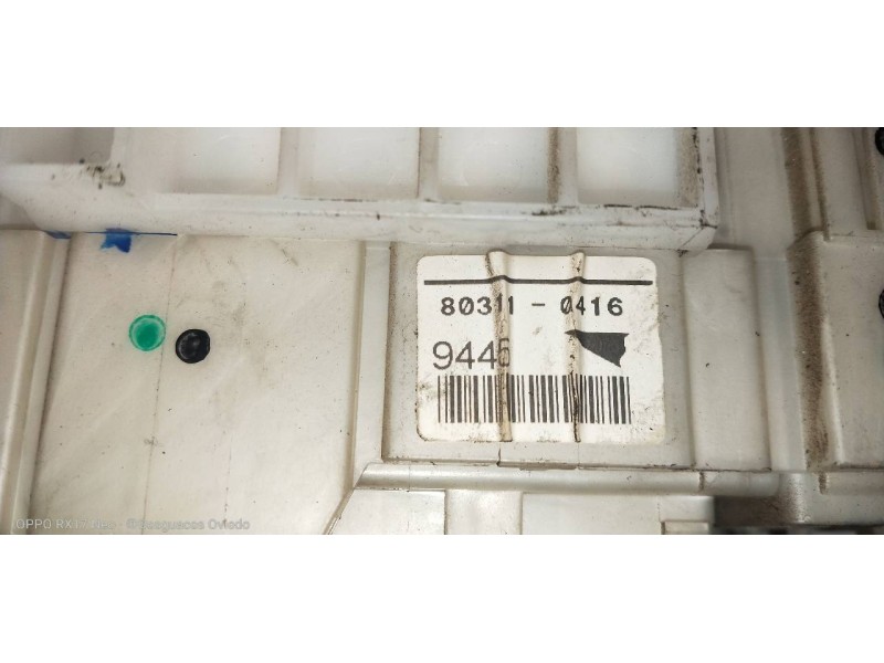 Recambio de caja reles / fusibles para toyota prius (nhw20) basis referencia OEM IAM 8273047290 8D190427 803110416 