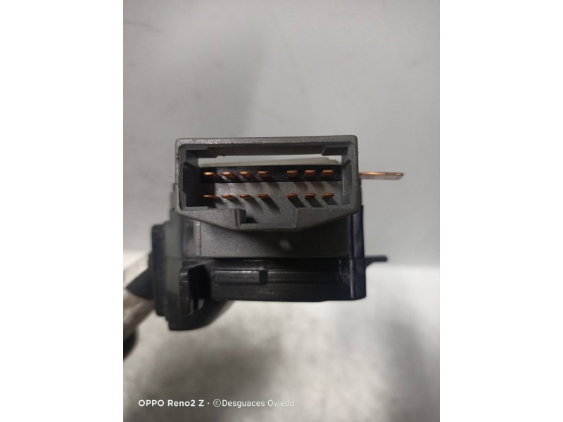 Recambio de mando limpia para kia sportage 2.0 turbodiesel cat referencia OEM IAM 621W05200  