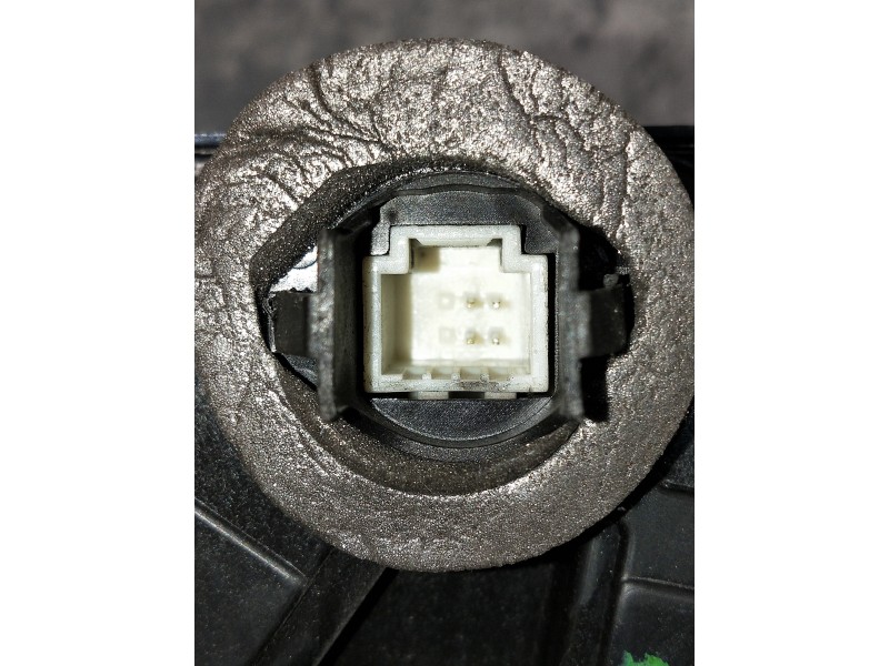 Recambio de motor cierre centralizado delantero derecho para renault express referencia OEM IAM 805022699R  