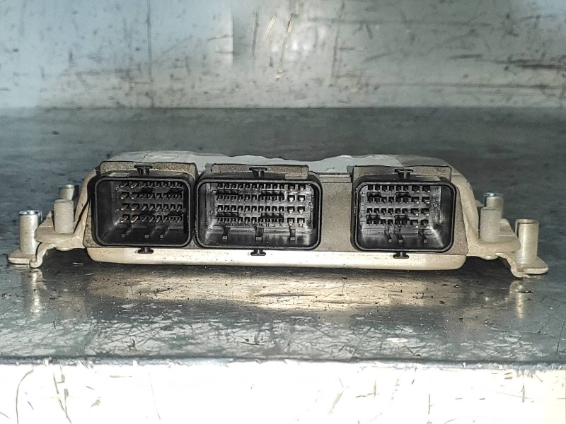 Recambio de centralita motor uce para peugeot 307 break / sw (s1) break xr referencia OEM IAM 0261206943 9650346180 35 Recambio de centralita motor uce para peugeot 307 break / sw (s1) break xr referencia OEM IAM 0261206943 9650346180 35