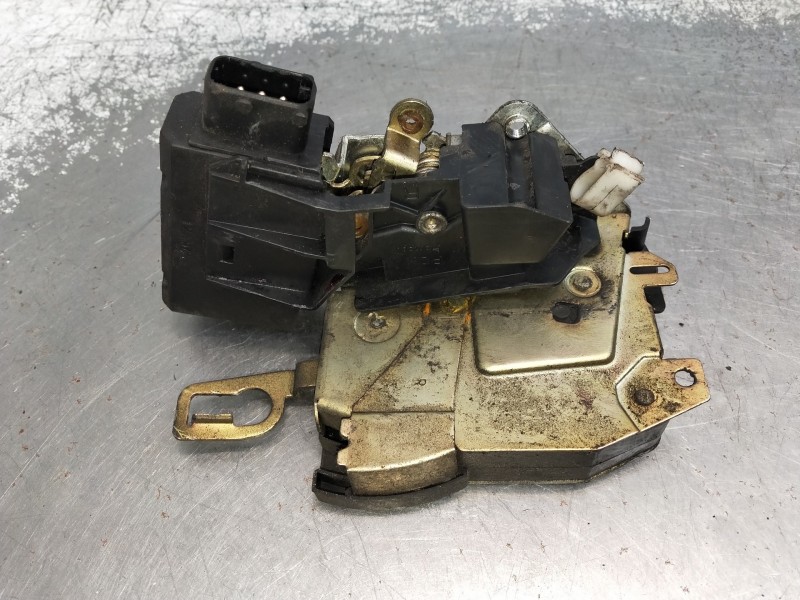 Recambio de motor cierre centralizado delantero derecho para bmw serie 3 berlina (e36) 318is referencia OEM IAM   4P