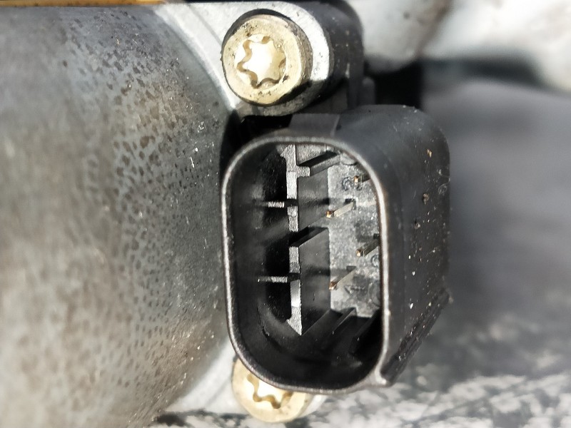 Recambio de elevalunas delantero derecho para bmw serie 3 berlina (e36) 318is referencia OEM IAM 113157  4P