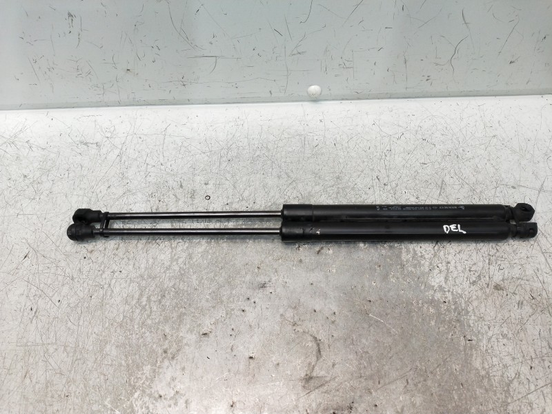 Recambio de amortiguadores capo para renault express referencia OEM IAM 654704121R  