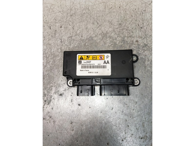 Recambio de centralita airbag para opel astra j lim. enjoy referencia OEM IAM 13582437  