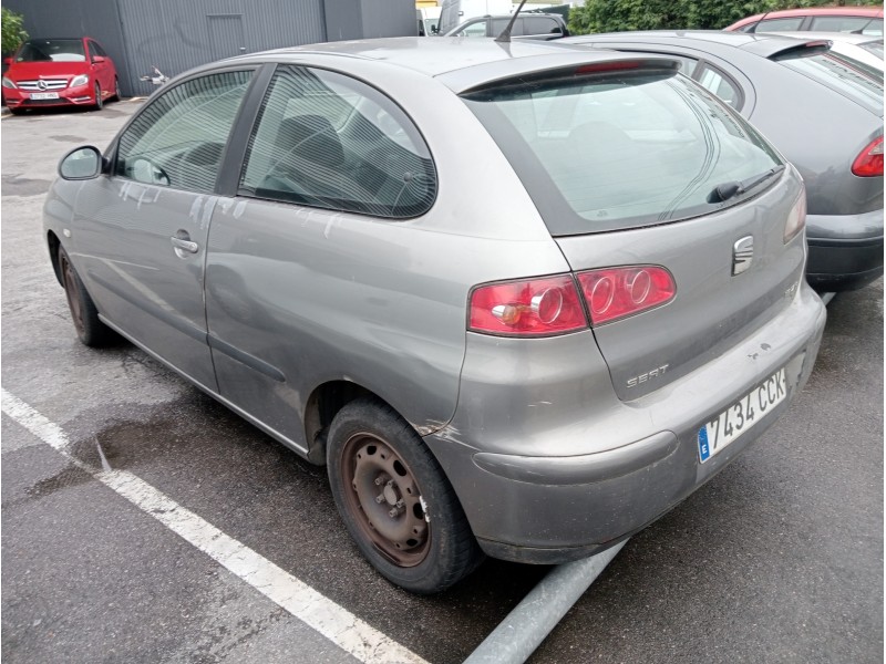 seat ibiza (6l1) del año 2002