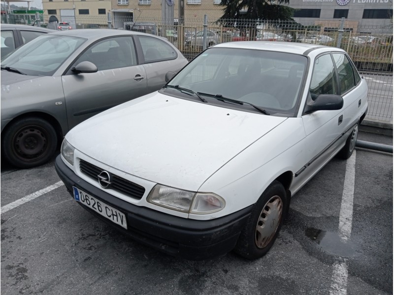 opel astra f berlina del año 1995