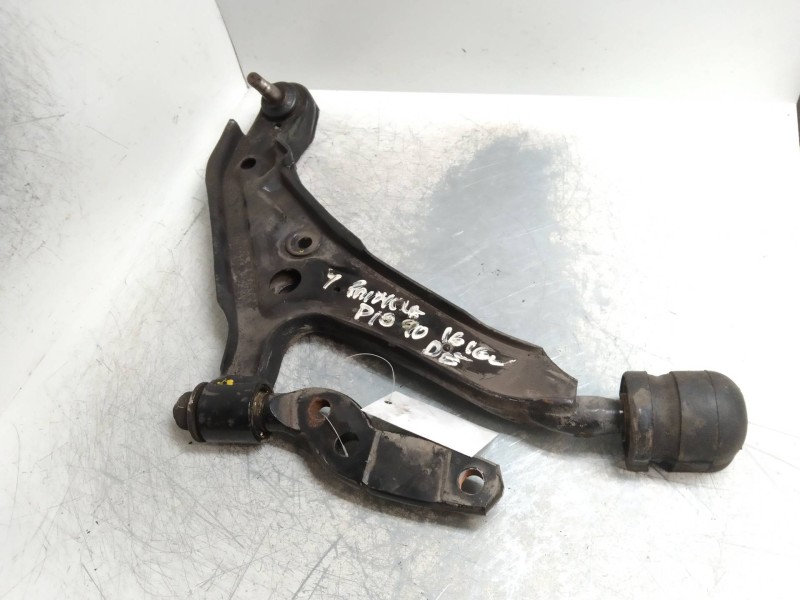 Recambio de brazo suspension inferior delantero derecho para nissan primera berl./familiar (p10/w10) referencia OEM IAM    Recambio de brazo suspension inferior delantero derecho para nissan primera berl./familiar (p10/w10) referencia OEM IAM
