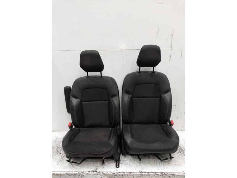 Recambio de juego asientos completo para renault express referencia OEM IAM DELANTEROS VER FOTOS 