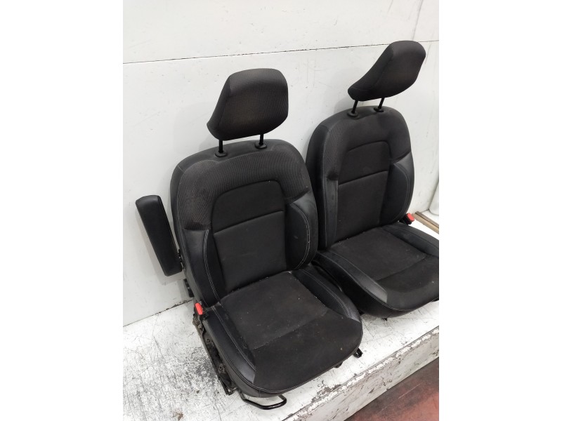 Recambio de juego asientos completo para renault express referencia OEM IAM DELANTEROS VER FOTOS 