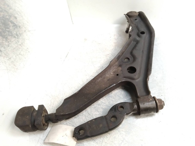 Recambio de brazo suspension inferior delantero derecho para nissan primera berl./familiar (p10/w10) referencia OEM IAM   