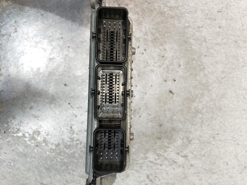 Recambio de centralita motor uce para citroen c4 grand picasso exclusive referencia OEM IAM 5WS40458D SW9663572880 