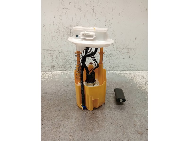 Recambio de bomba combustible para renault express referencia OEM IAM 172023807R  