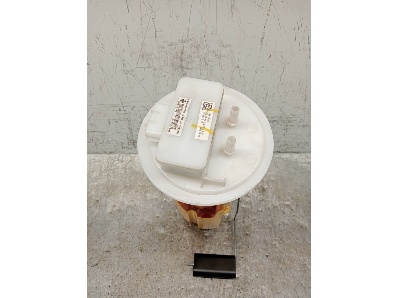 Recambio de bomba combustible para renault express referencia OEM IAM 172023807R  