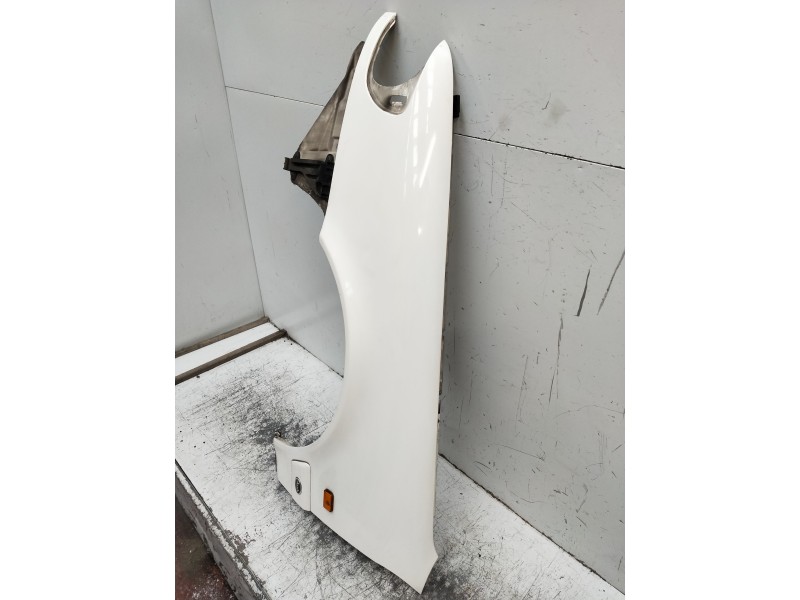 Recambio de aleta delantera izquierda para audi a6 berlina (c4) 2.6 quattro referencia OEM IAM   