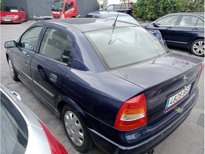 opel astra g berlina del año 2001