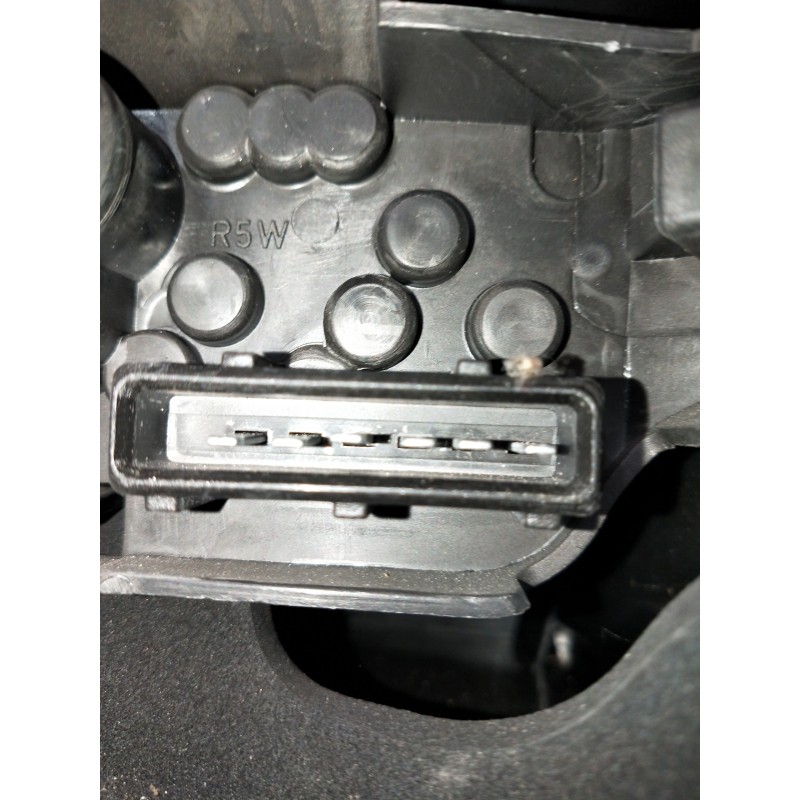 Recambio de piloto trasero izquierdo para toyota avensis berlina (t25) 1.8 sol sedán (4-ptas.) referencia OEM IAM   