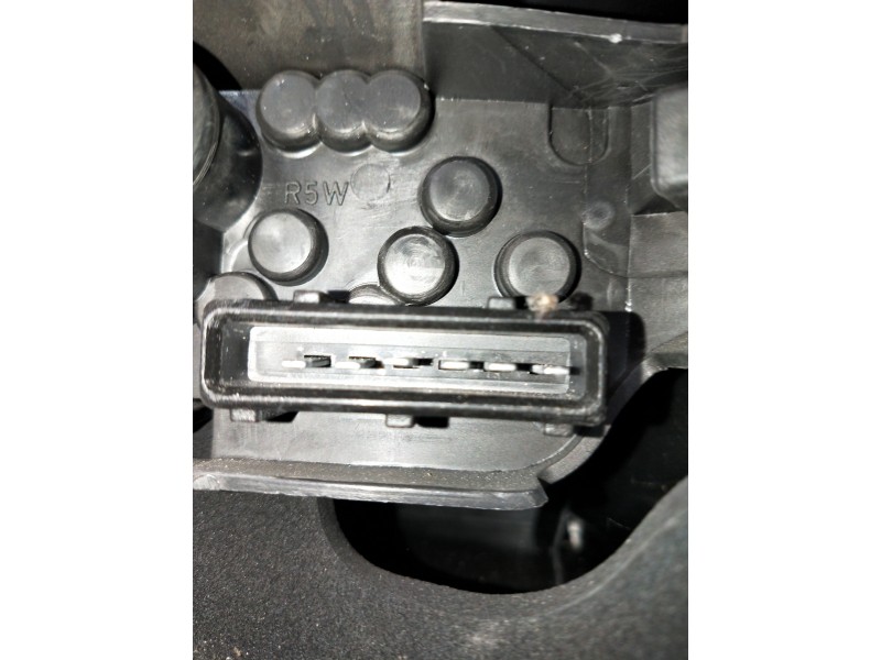 Recambio de piloto trasero izquierdo para toyota avensis berlina (t25) 1.8 sol sedán (4-ptas.) referencia OEM IAM   