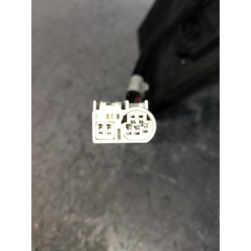 Recambio de retrovisor derecho para toyota avensis berlina (t25) 1.8 sol sedán (4-ptas.) referencia OEM IAM ELECTRICO UN ENCHUFE