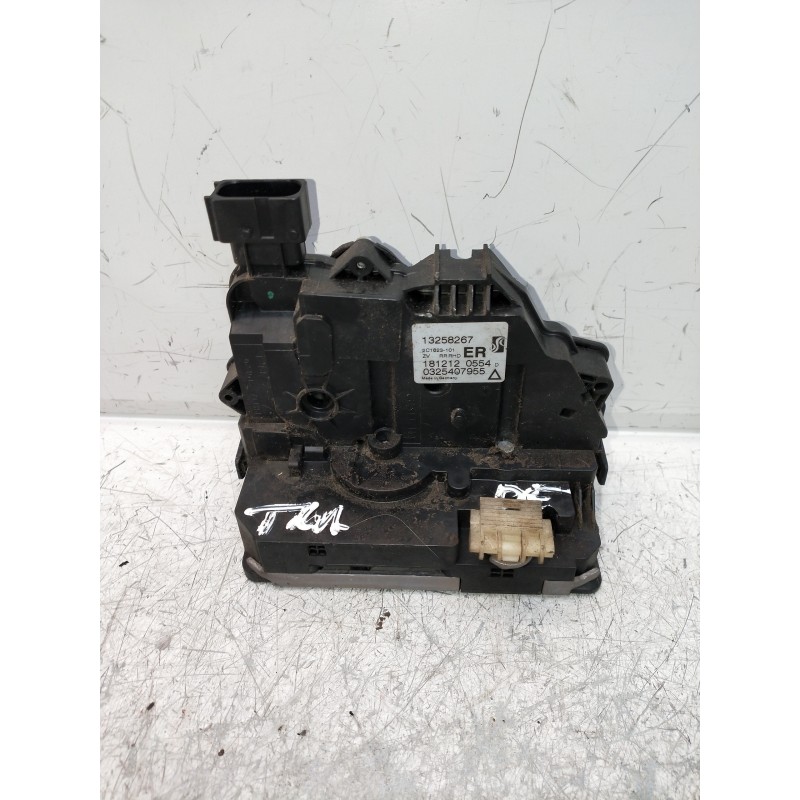 Recambio de motor cierre centralizado trasero derecho para opel corsa d 1.2 cat (a 12 xer / ldc) referencia OEM IAM 13258267  5P