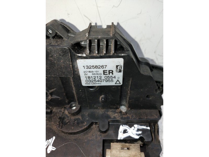Recambio de motor cierre centralizado trasero derecho para opel corsa d 1.2 cat (a 12 xer / ldc) referencia OEM IAM 13258267  5P