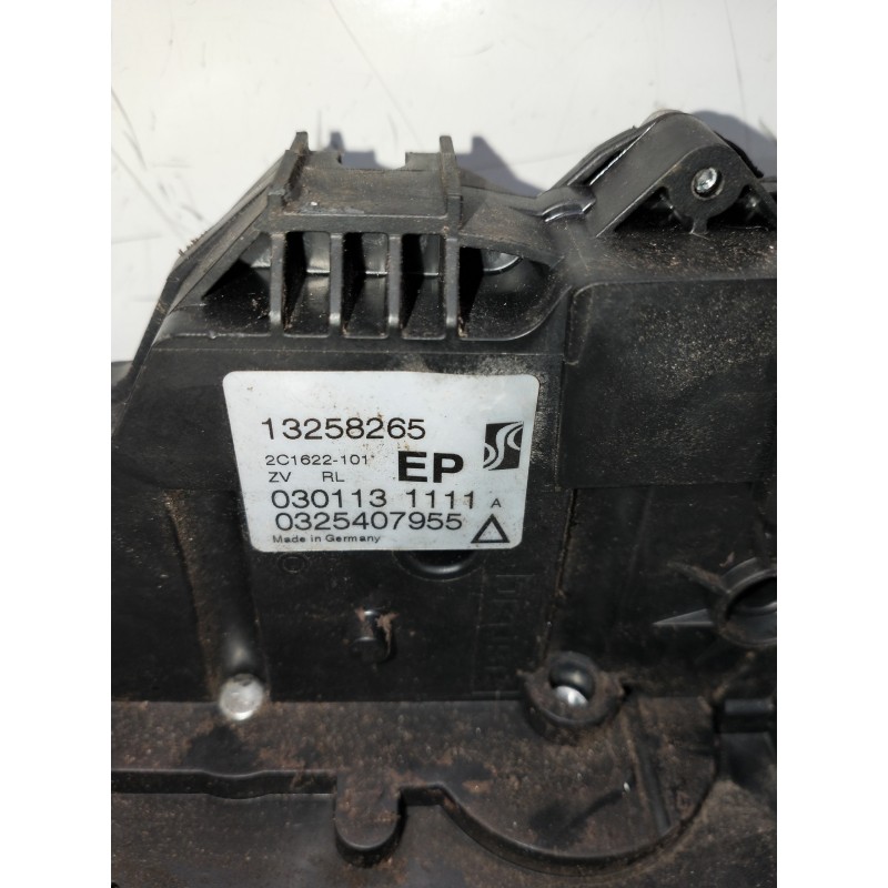 Recambio de motor cierre centralizado trasero izquierdo para opel corsa d 1.2 cat (a 12 xer / ldc) referencia OEM IAM 13258265  