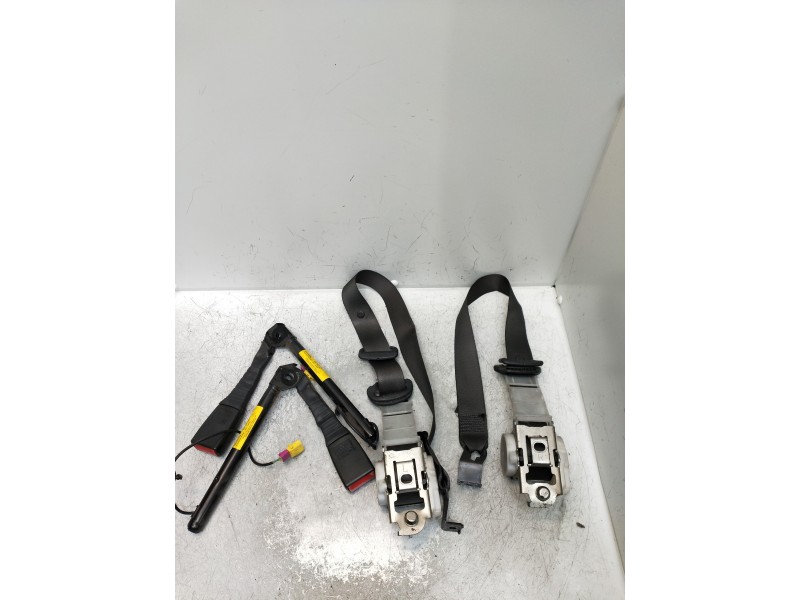 Recambio de juego cinturones delantero para opel vectra c berlina club referencia OEM IAM   